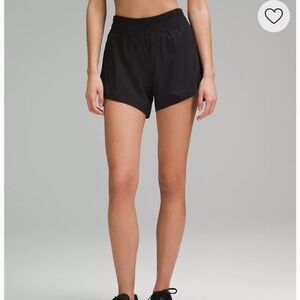 lululemon track that MR 5” short lined